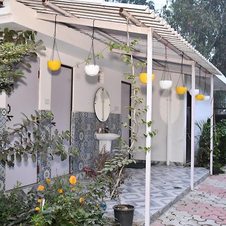 Villa Gc Farms à Ayodhya Extérieur photo