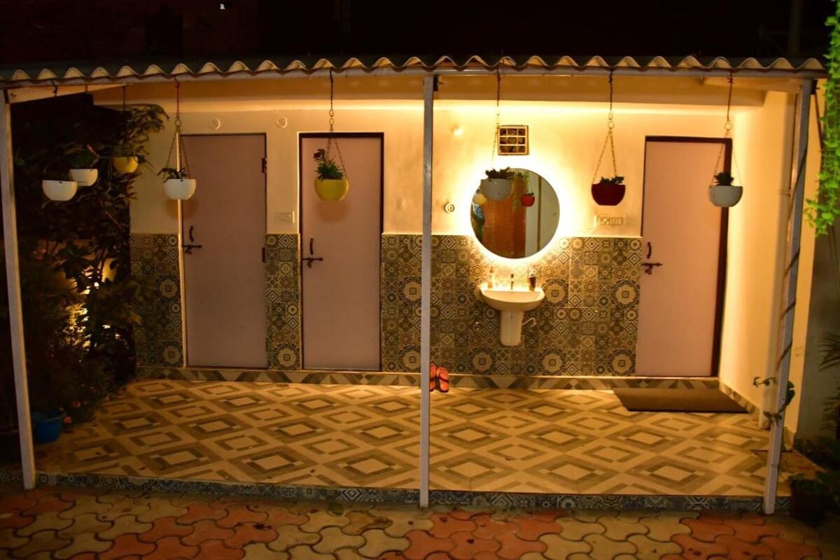 Villa Gc Farms à Ayodhya Extérieur photo