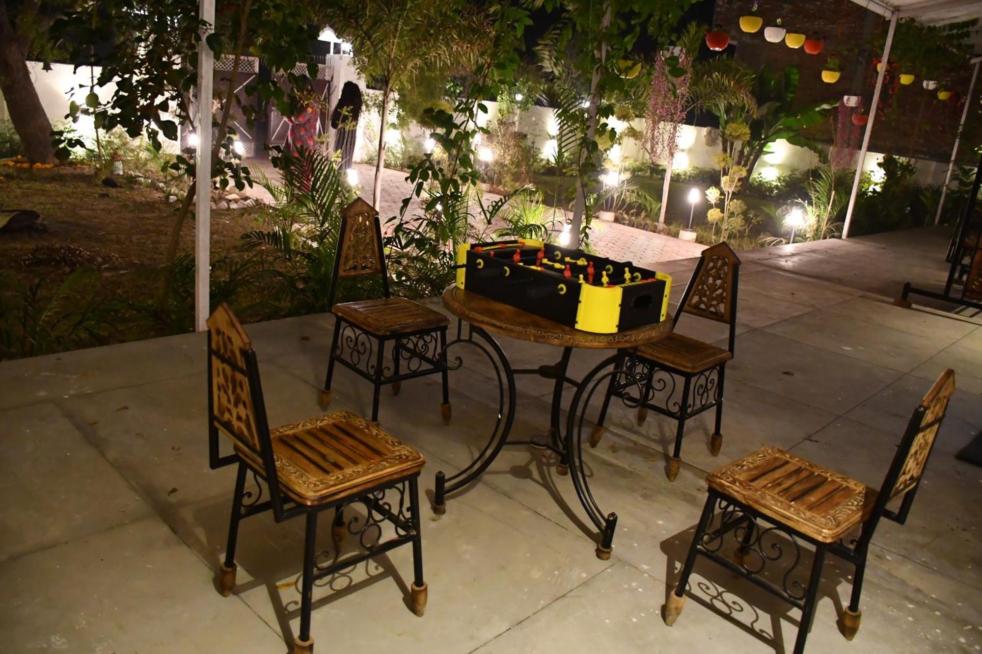 Villa Gc Farms à Ayodhya Extérieur photo