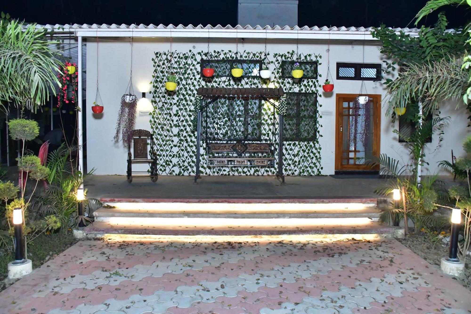 Villa Gc Farms à Ayodhya Extérieur photo