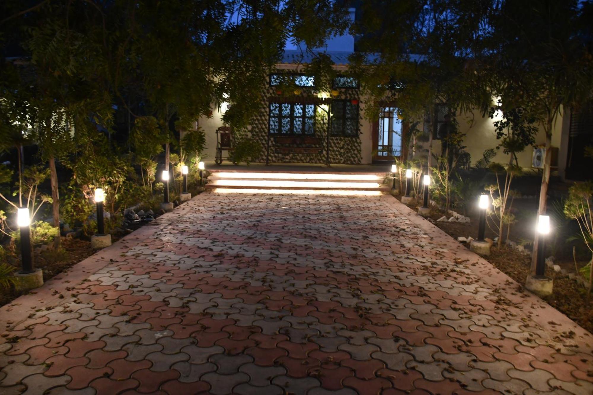 Villa Gc Farms à Ayodhya Extérieur photo