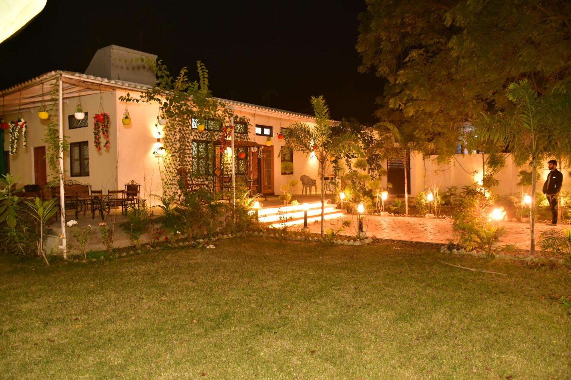 Villa Gc Farms à Ayodhya Extérieur photo
